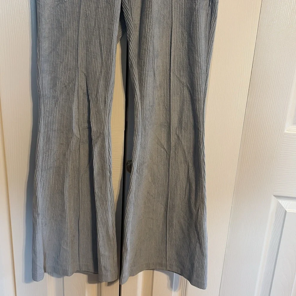 Aerie light blue flare bottom pants size XS regular length - Picture 3 of 9